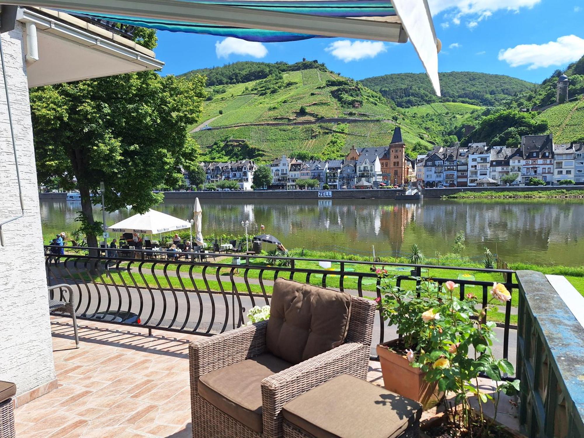 Ferienhaus An der Mosel Zell Exterior foto