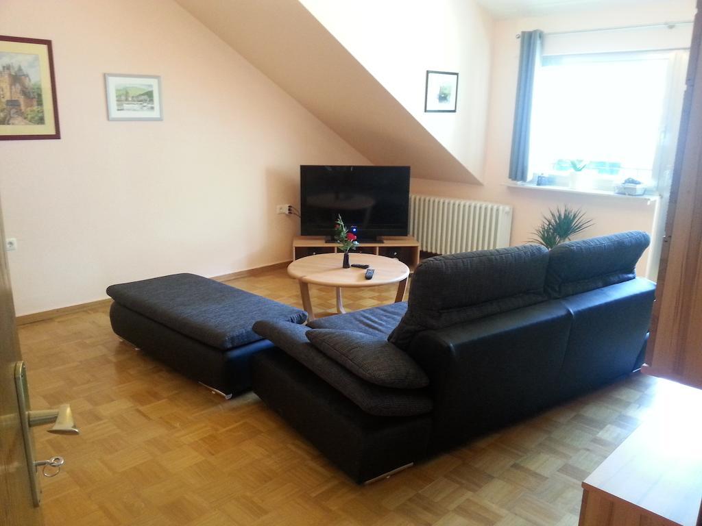 Ferienhaus An der Mosel Zell Zimmer foto