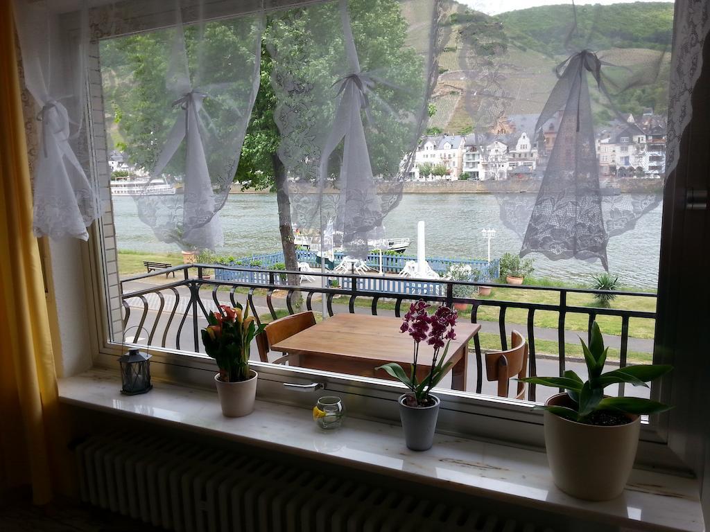 Ferienhaus An der Mosel Zell Zimmer foto