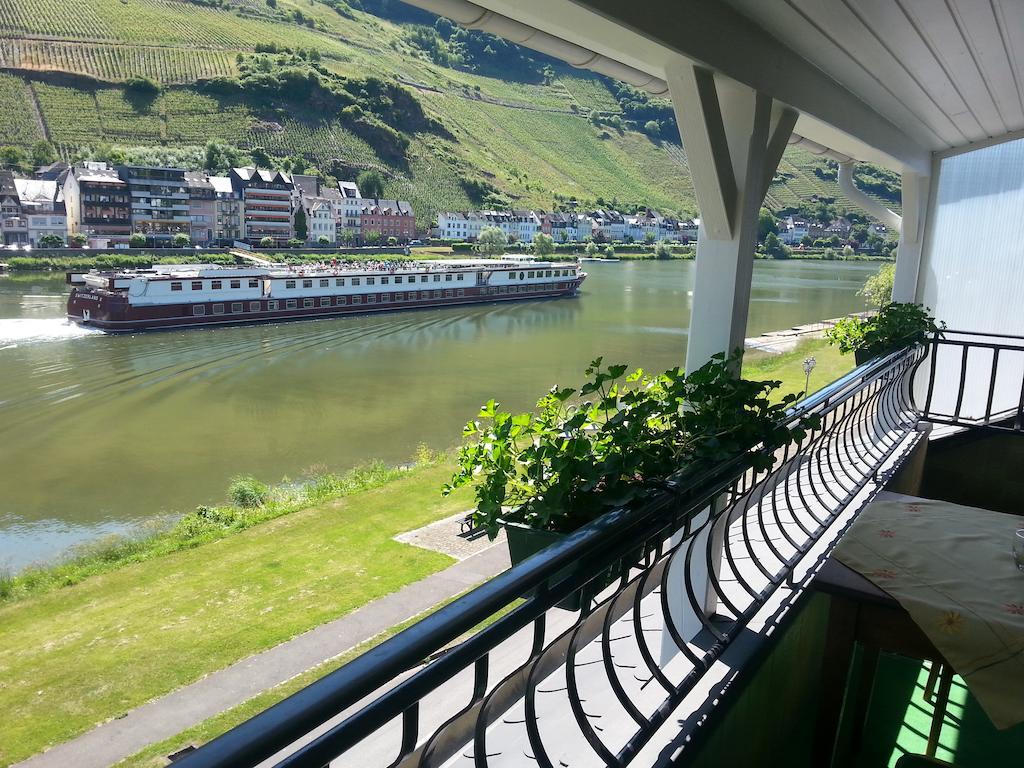Ferienhaus An der Mosel Zell Zimmer foto